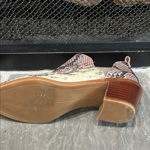 Dolce Vita Snakeskin Pattern Ankle Booties - Man Made 7M - Picture 5 of 5